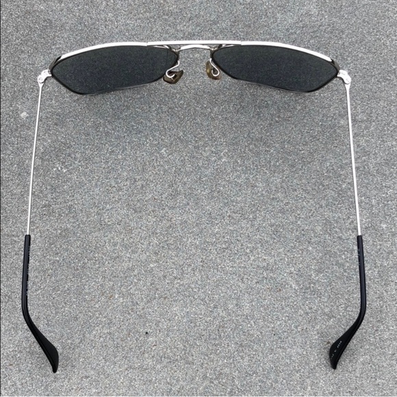 Ray-Ban Aviators. Silver Frames with Grayish Lens. - Picture 3 of 5